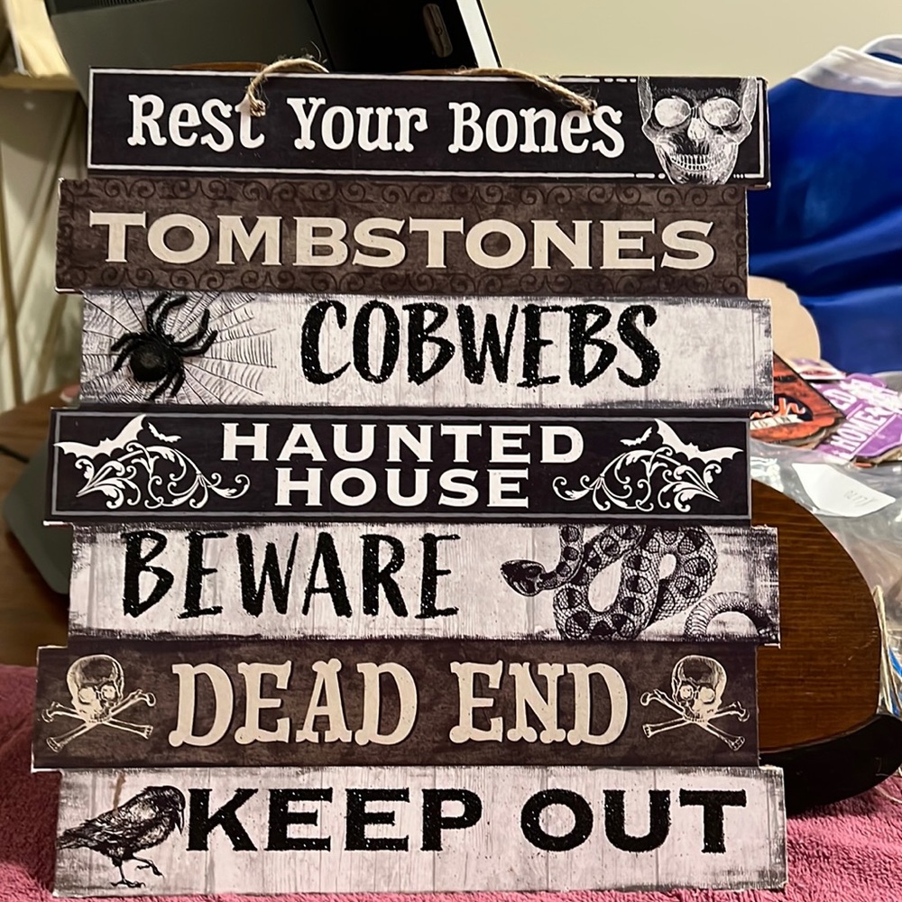 🎃👻 Halloween decorations (4/$25)
